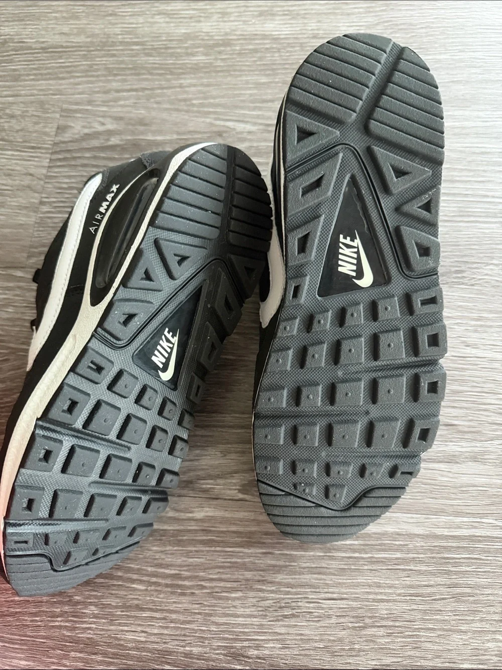 Nike Women’s Air Max Command